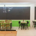 Reddoorz Plus @ Victoria Street