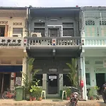 Met A Space Pod @ Little India