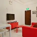 Reddoorz Hostel @ Lavender Mrt