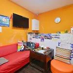 Happy Snail Hostel