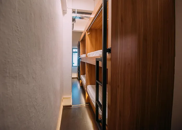 Bluewaters Pods 38 Hongkong St