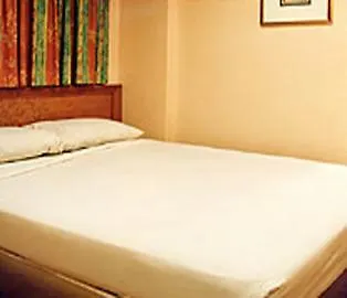 Hotel 81 - Cherry