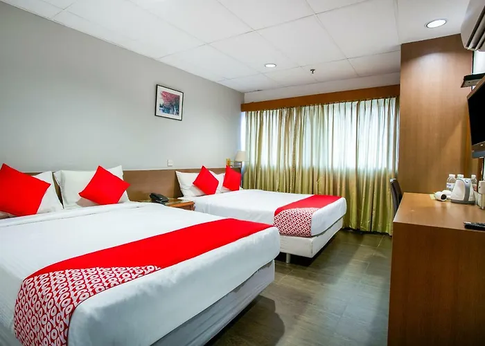 Oyo 106 Beach Hotel