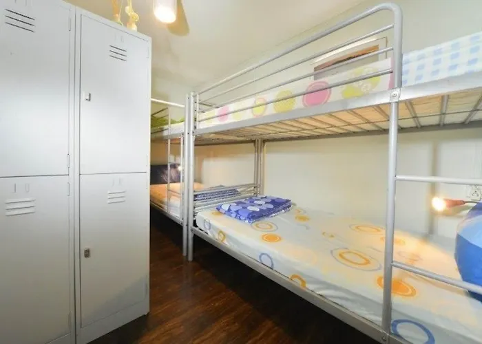 Happy Snail Hostel