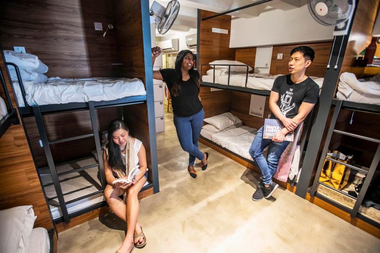 Capsule hotel Draper Startup House For Entrepreneurs *