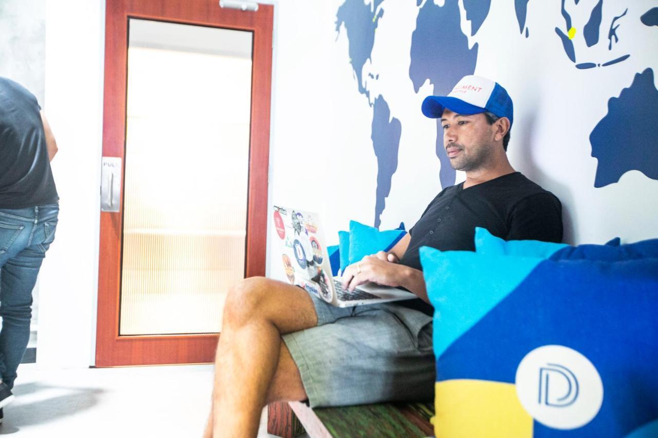 Capsule hotel Draper Startup House For Entrepreneurs Singapore