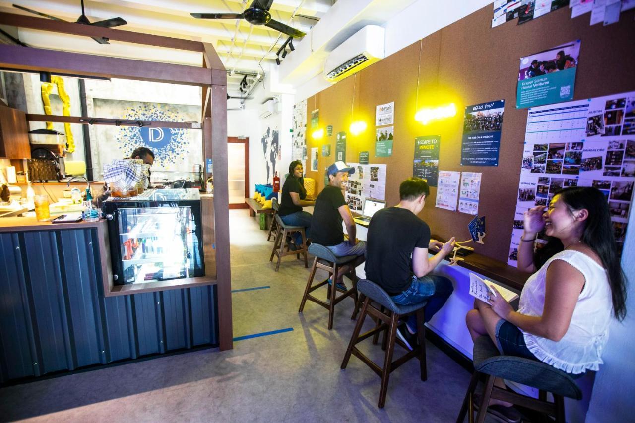 Draper Startup House For Entrepreneurs Capsule hotel *