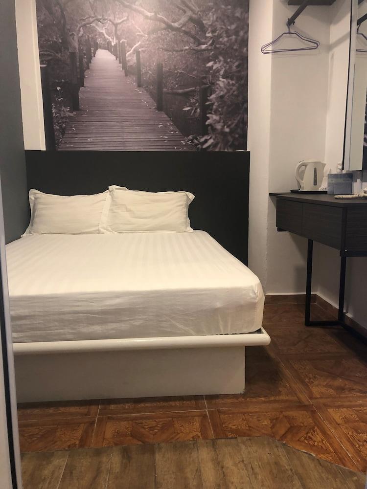 The Amazing Hotel