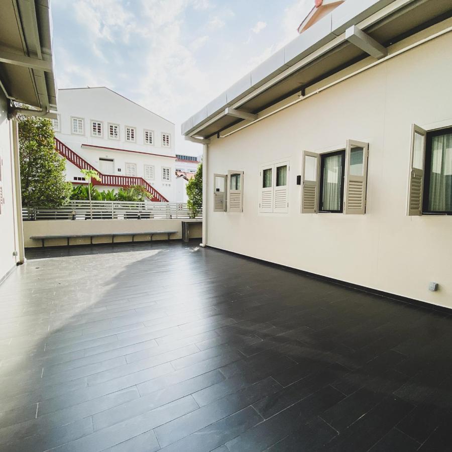 St Signature Jalan Besar Hotel 3*