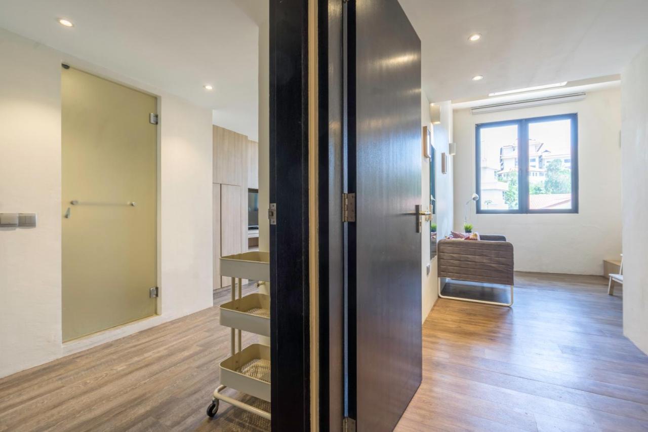 South Buona Vista Studio Suites A Singapore