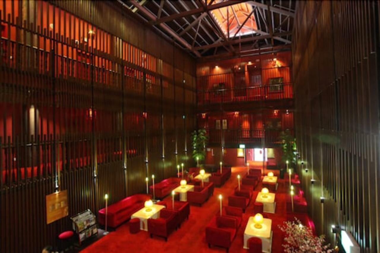 1887 The New Opera House Hotel