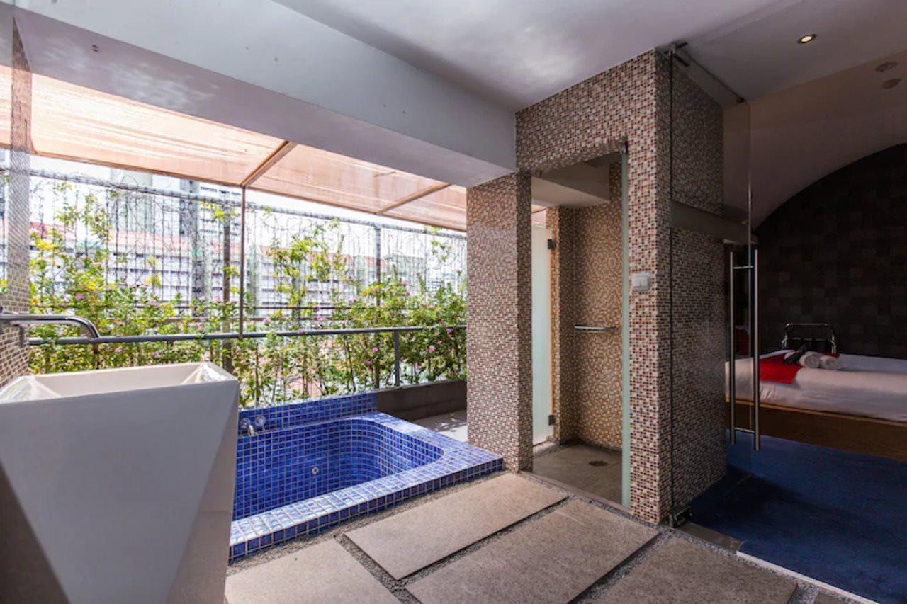 Moon 23 Hotel Singapore