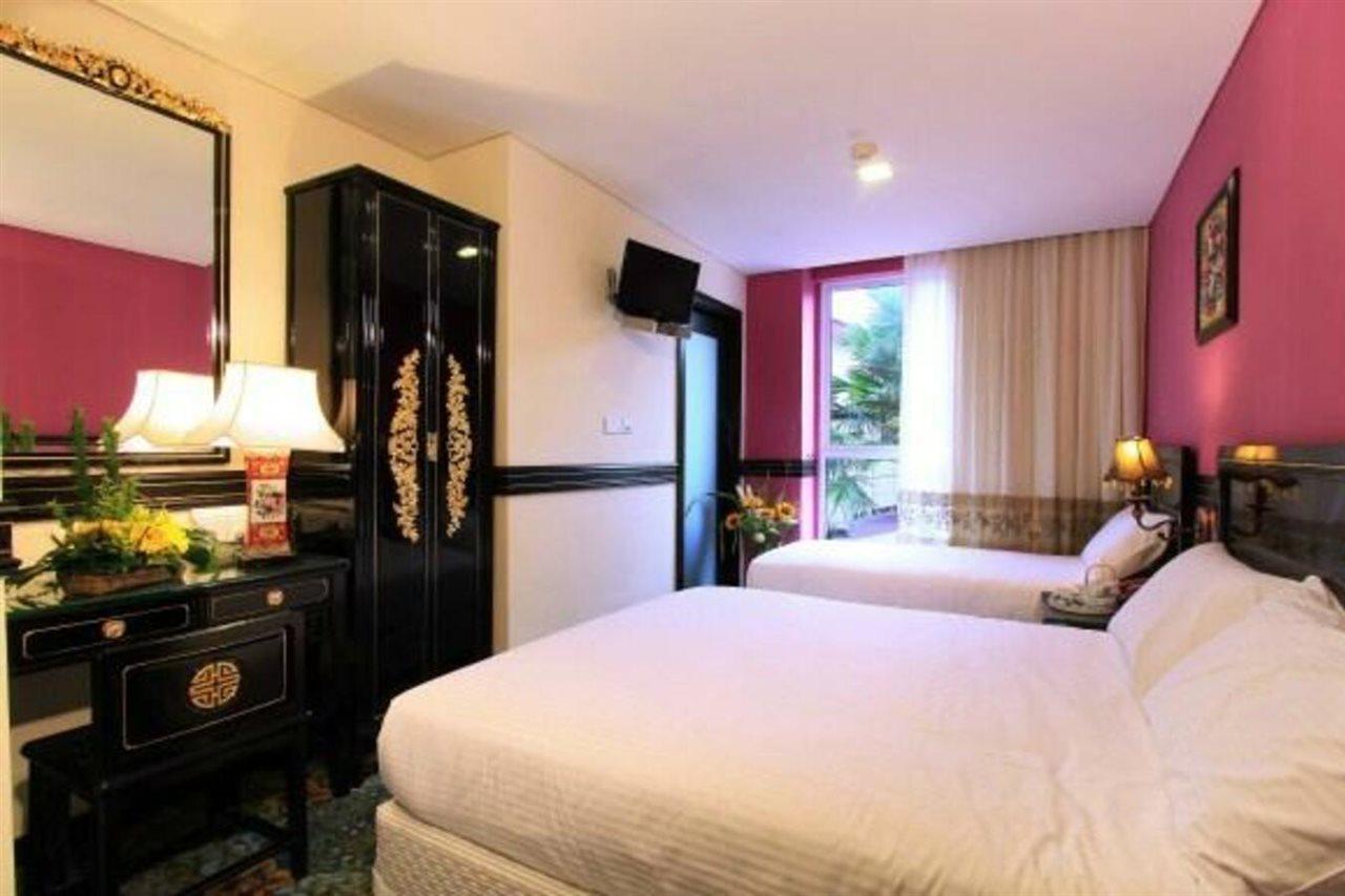 The Snooze Marine Parade Hotel