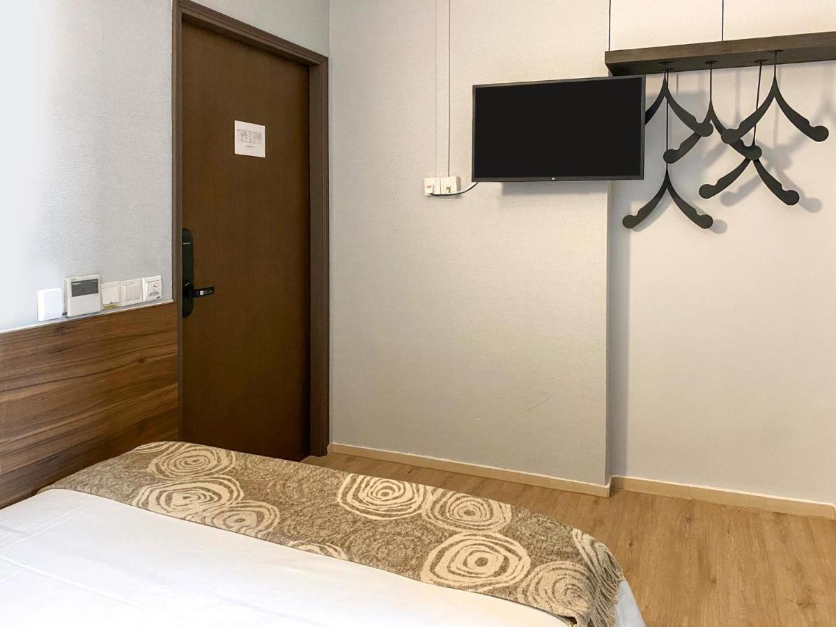 Hotel St Signature Bugis Beach, Short Overnight, 12 Hours, Check In 7pm Or 9pm Singapore
