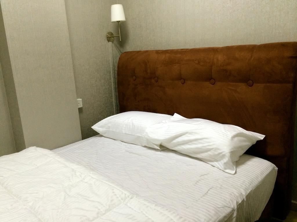 Hotel D & E Pte Ltd Singapore