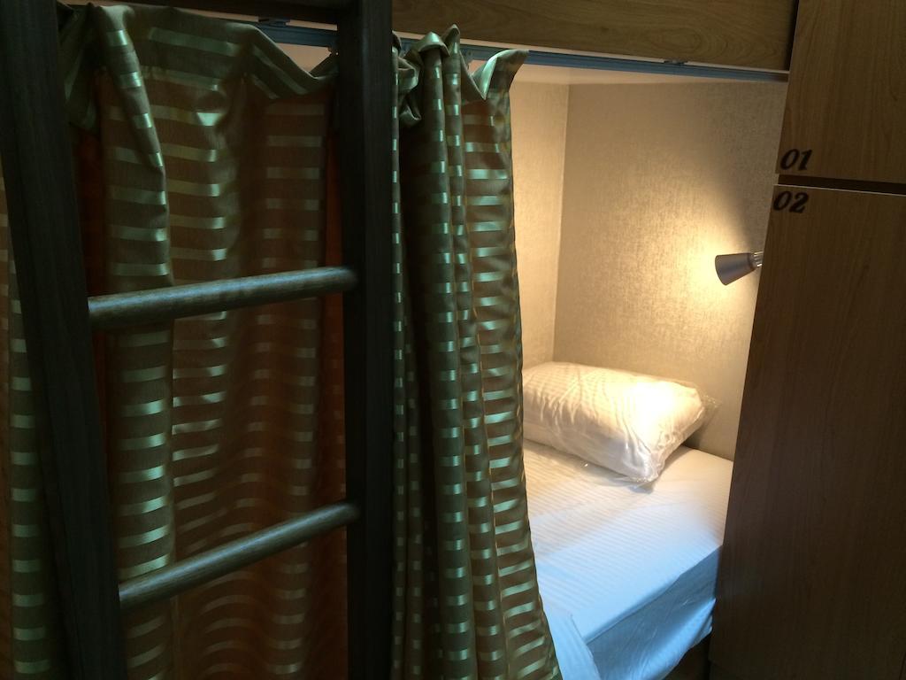 D & E Pte Ltd Hotel