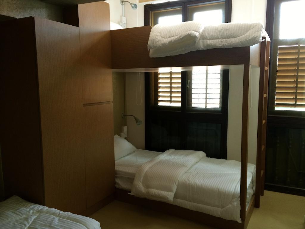 D & E Pte Ltd Hotel Singapore