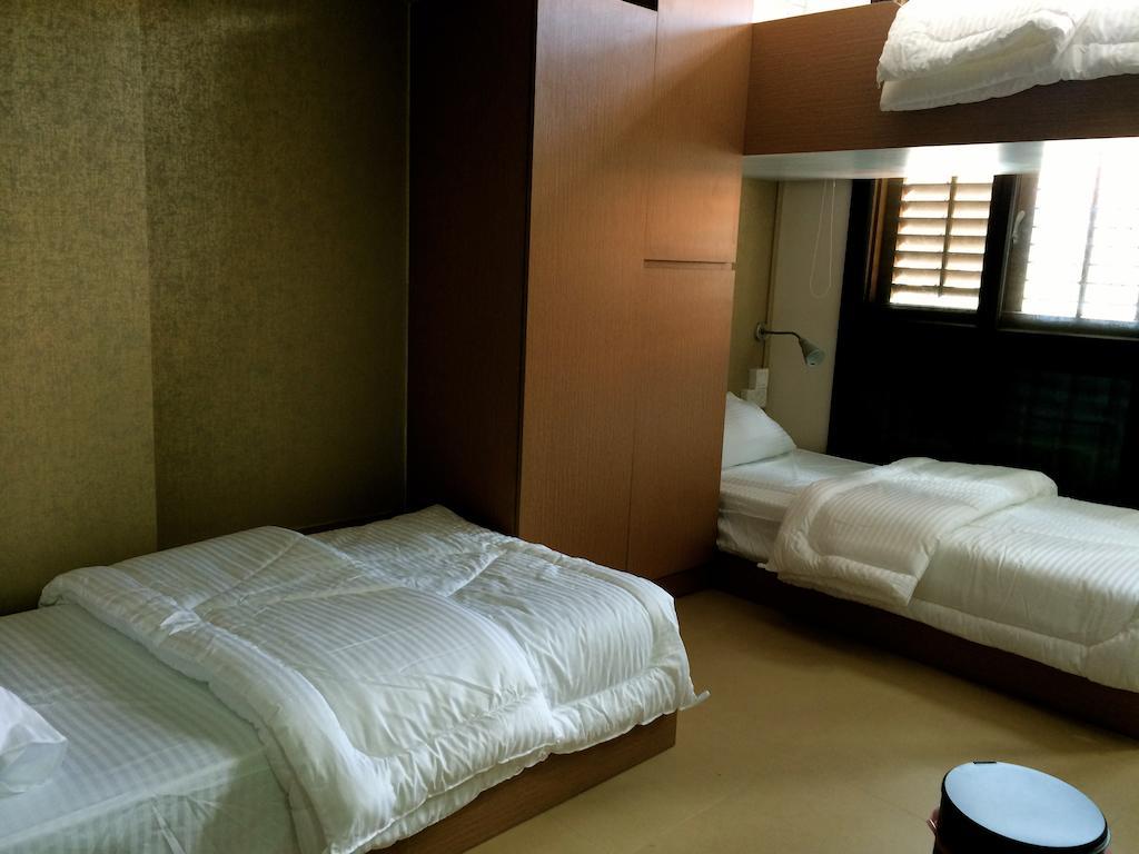 D & E Pte Ltd Hotel *