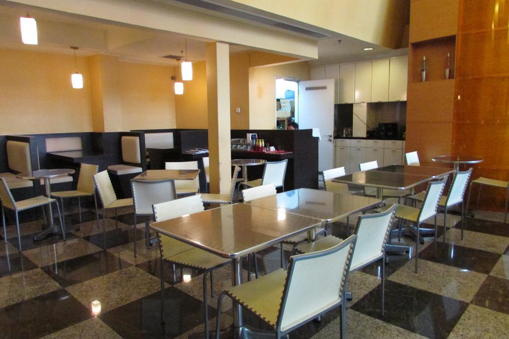 Strand Hotel 3*