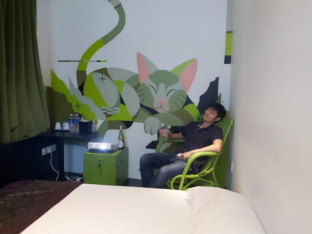 Hi 4* Singapore