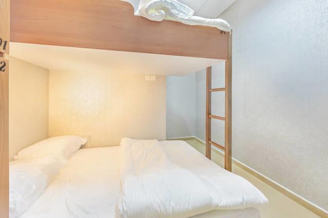 Hotel D & E Pte Ltd