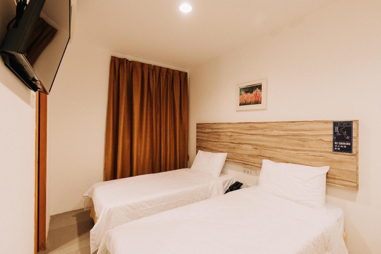 Victoria A Nuve Group Collection Singapore
