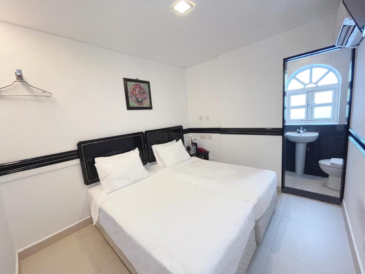 The Snooze Marine Parade Hotel