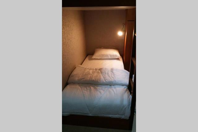 D & E Pte Ltd Hotel *