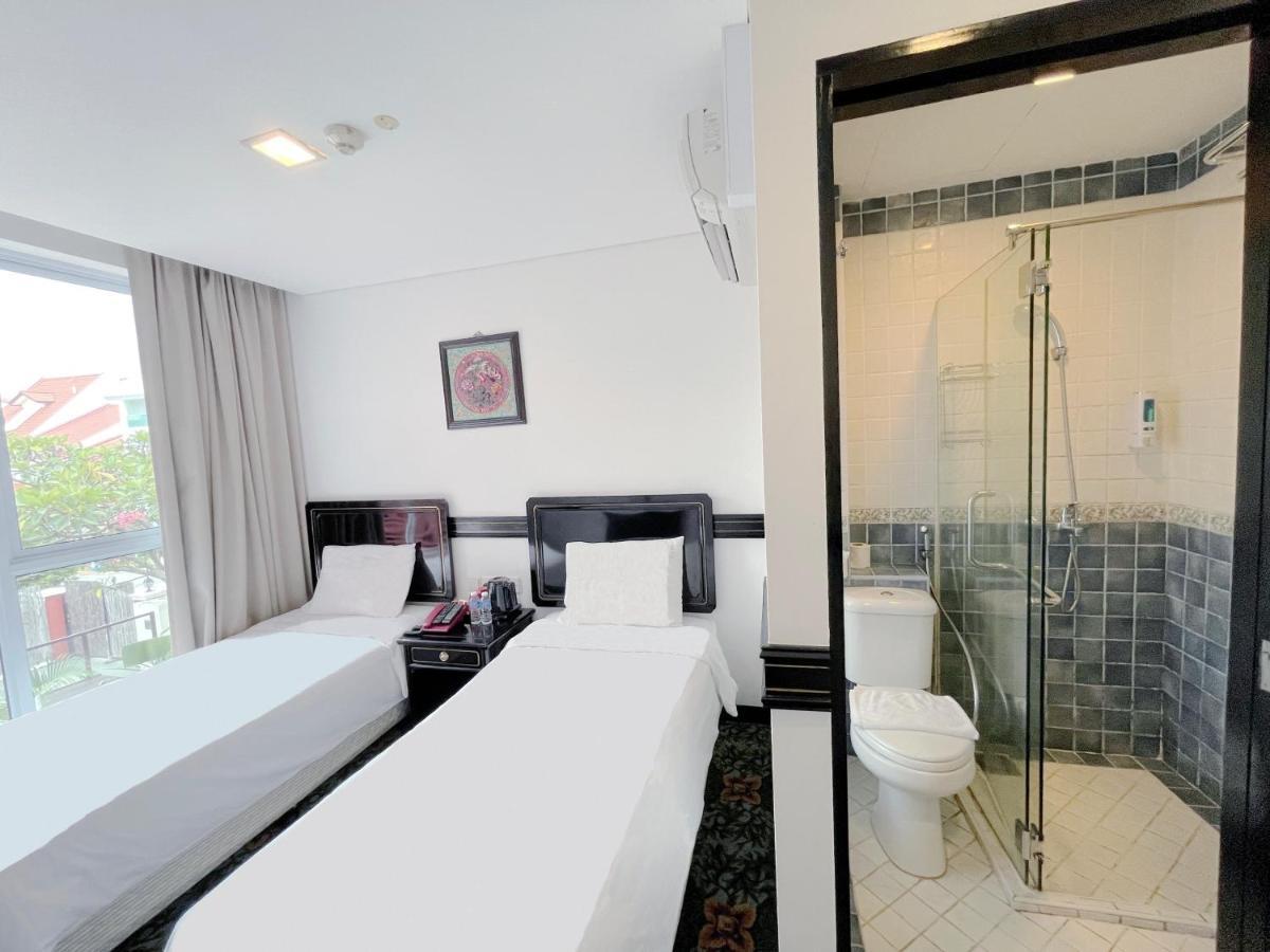 The Snooze Marine Parade 3*