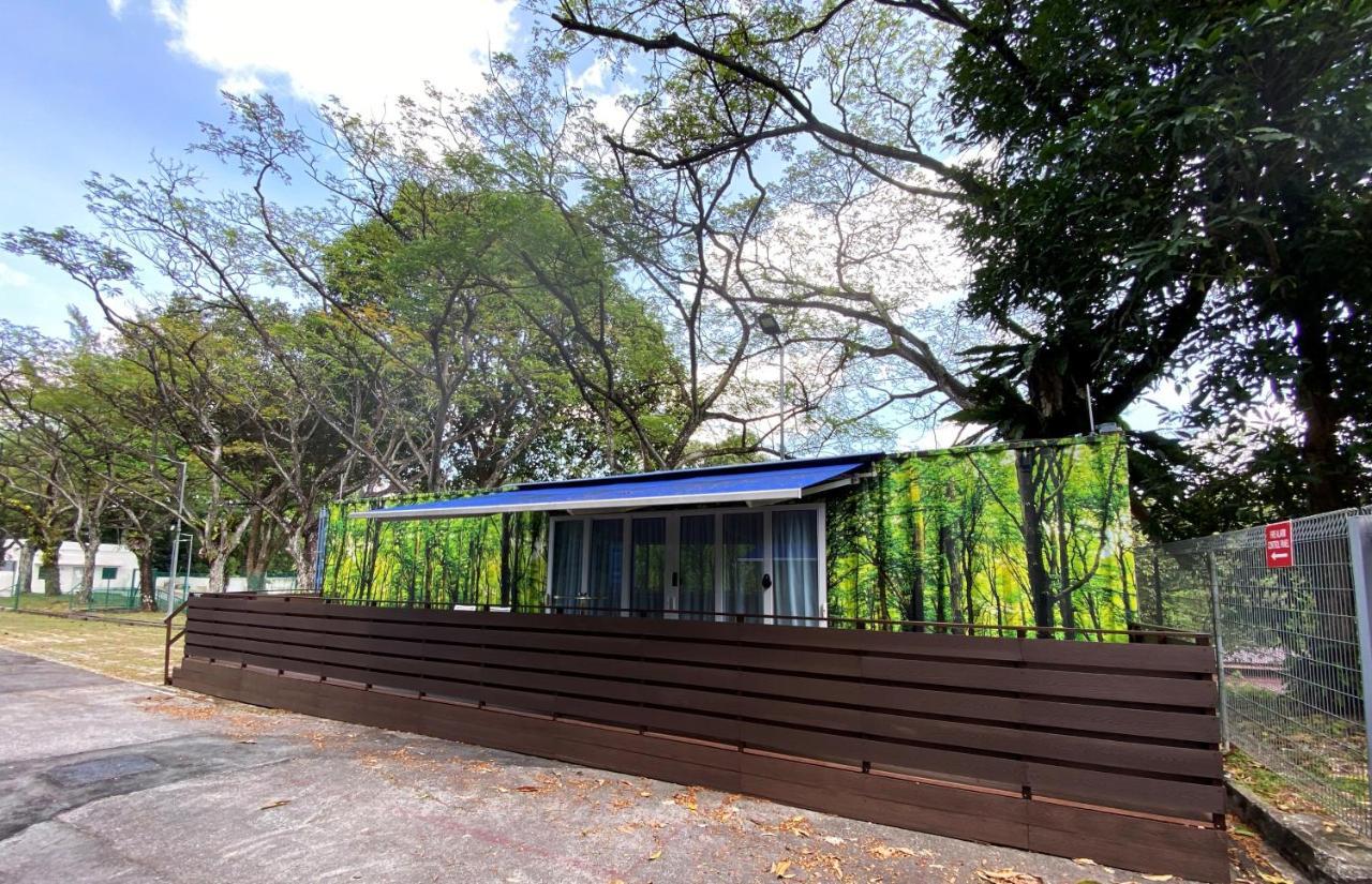 Shipping Container At Haw Par Googlemap Address 27 Zehnder Road Taxi And Cars Only Enter Via Zehnder Road 2* Singapura