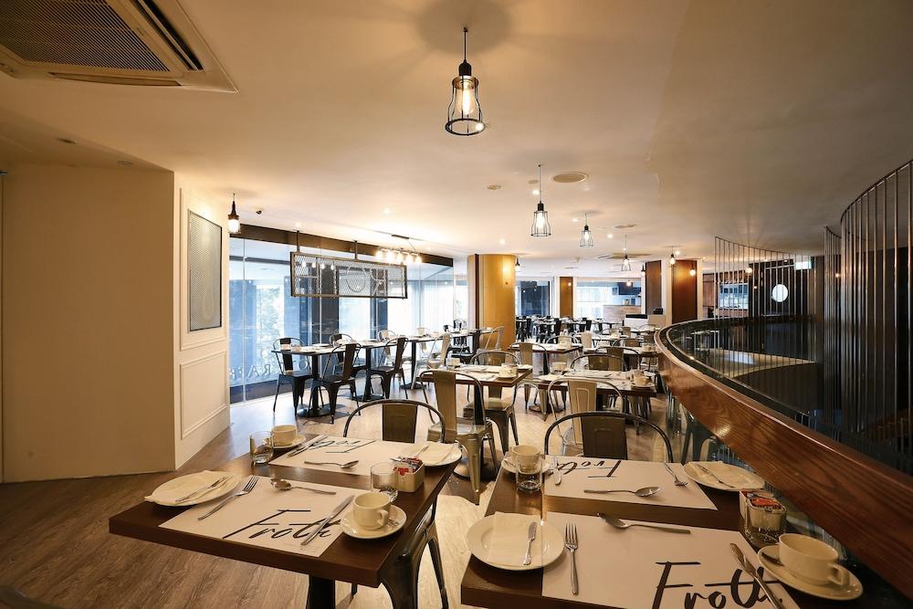 Ascott Raffles Place Hotel