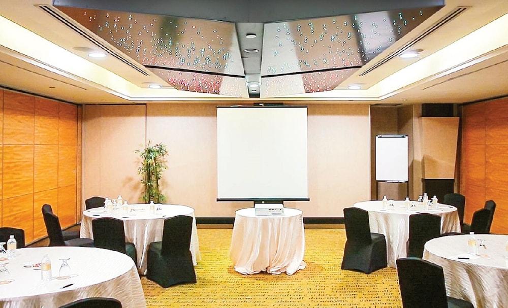 Amara - Newly Renovated 5*