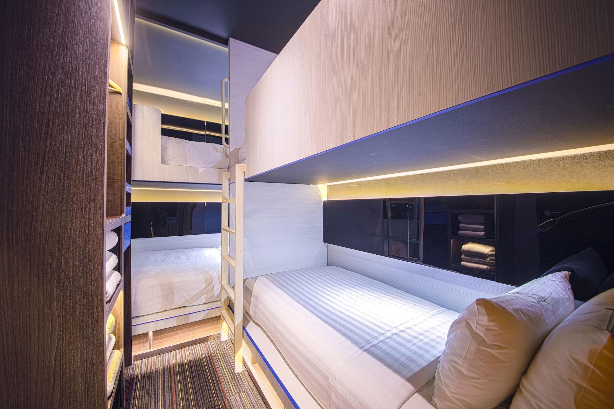 Capsule hotel Cube Family Boutique Capsule At Chinatown Singapore