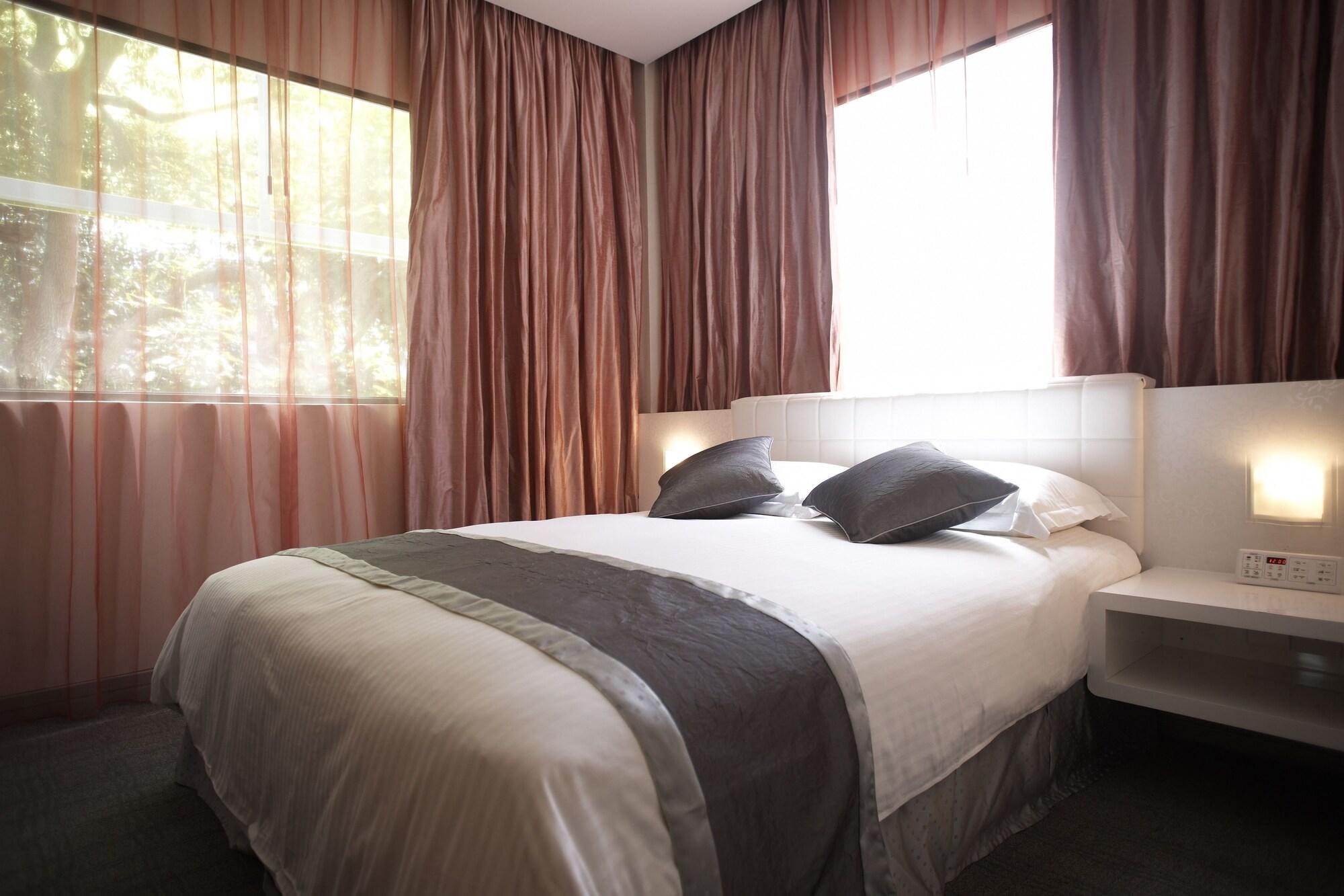 Re! @ Pearl's Hill Hotel
