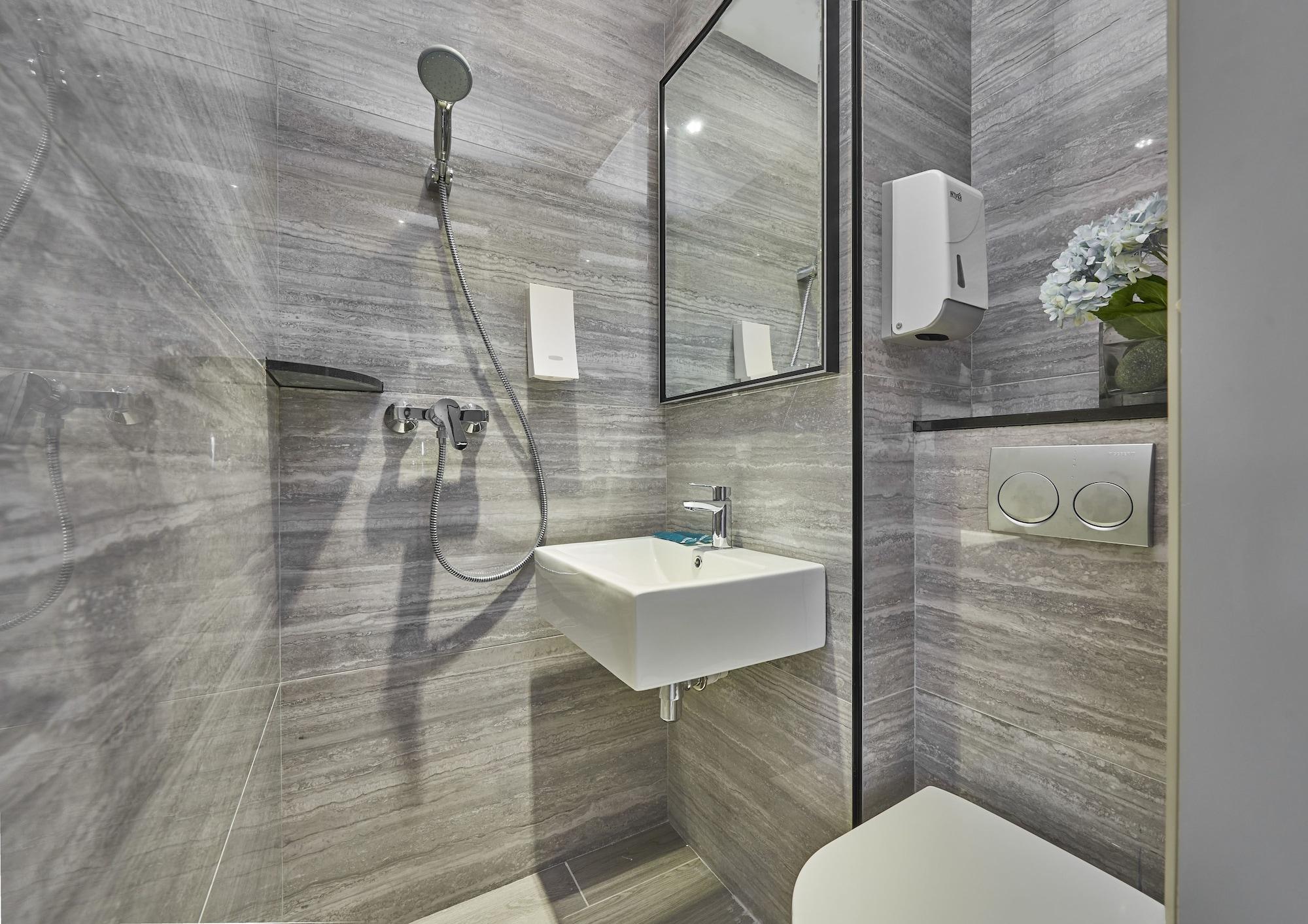 81 Orchid Hotel