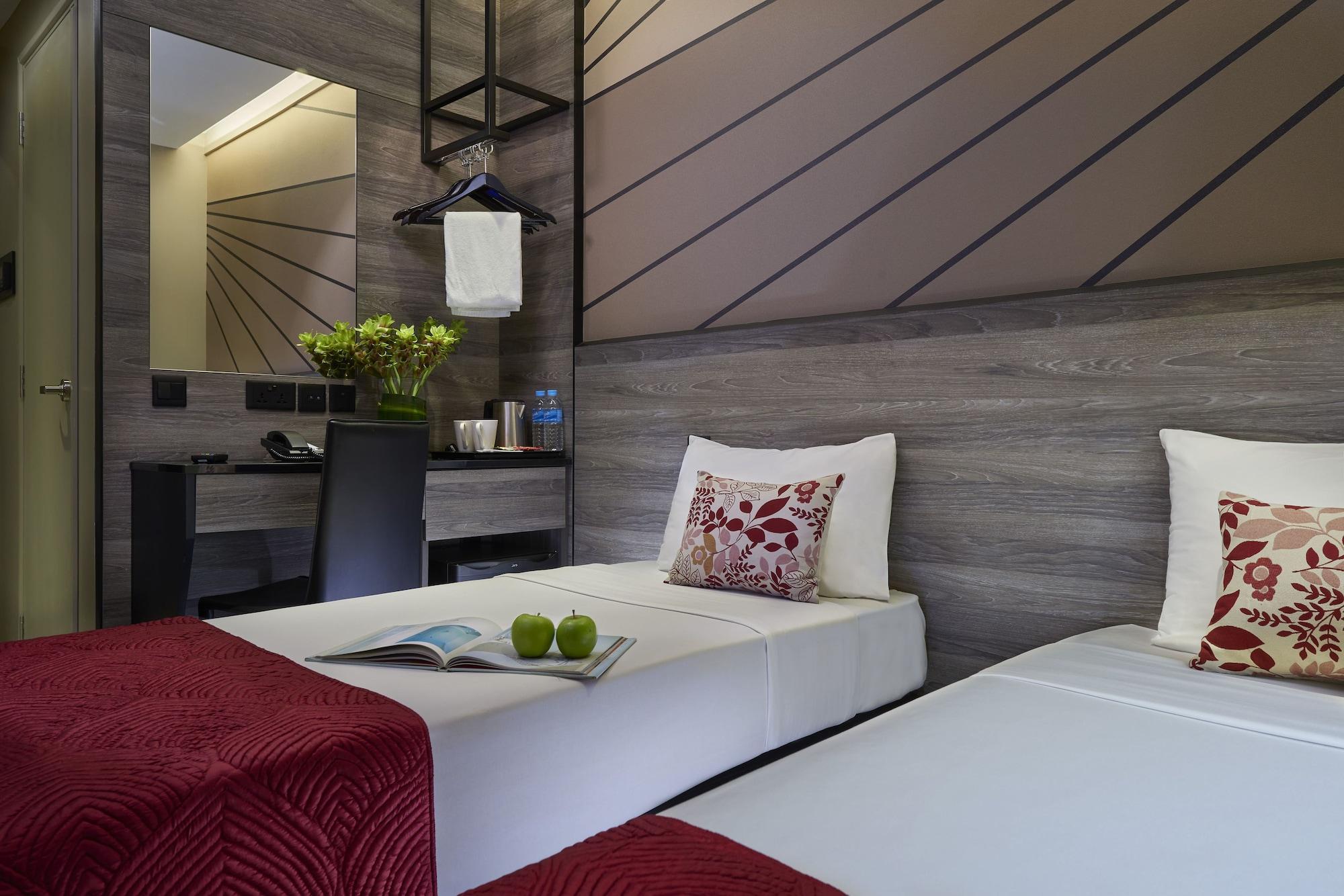 81 Orchid Hotel 2*