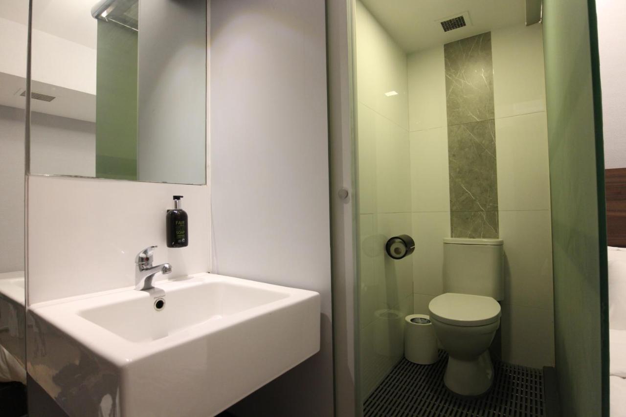 St Signature Bugis Beach, Short Overnight, 12 Hours, Check In 7pm Or 9pm 3* Singapore