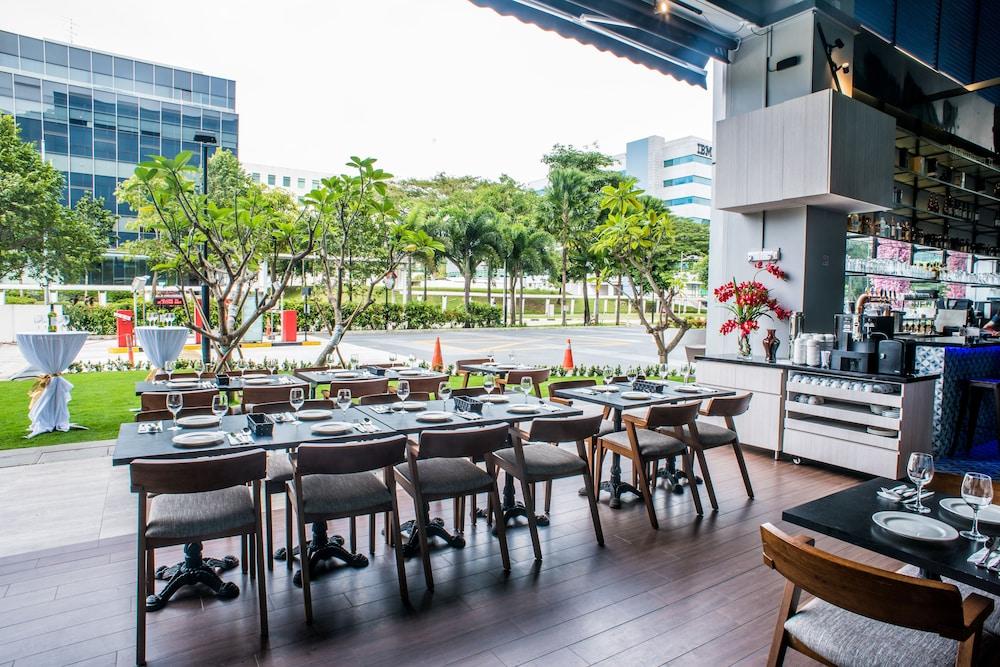 Park Avenue Changi Hotel 4*