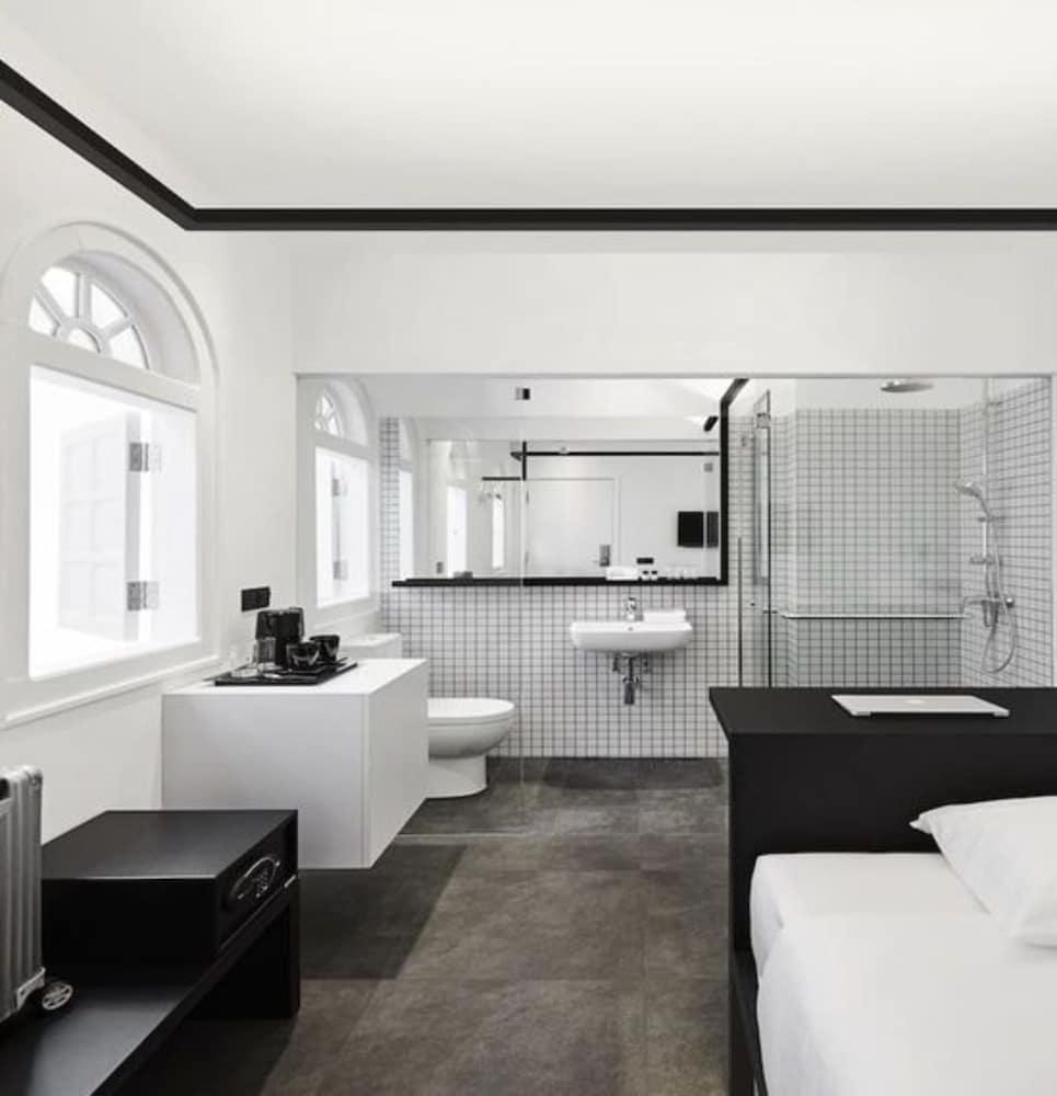 Mono 3* Singapore