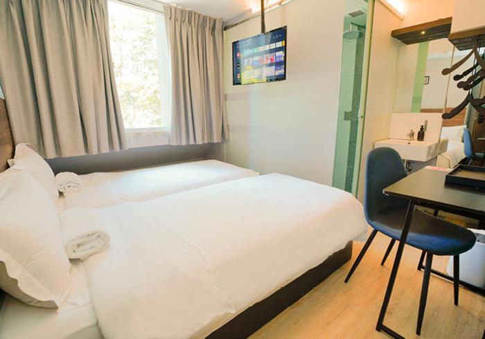 St Signature Bugis Beach, Short Overnight, 12 Hours, Check In 7pm Or 9pm Hotel