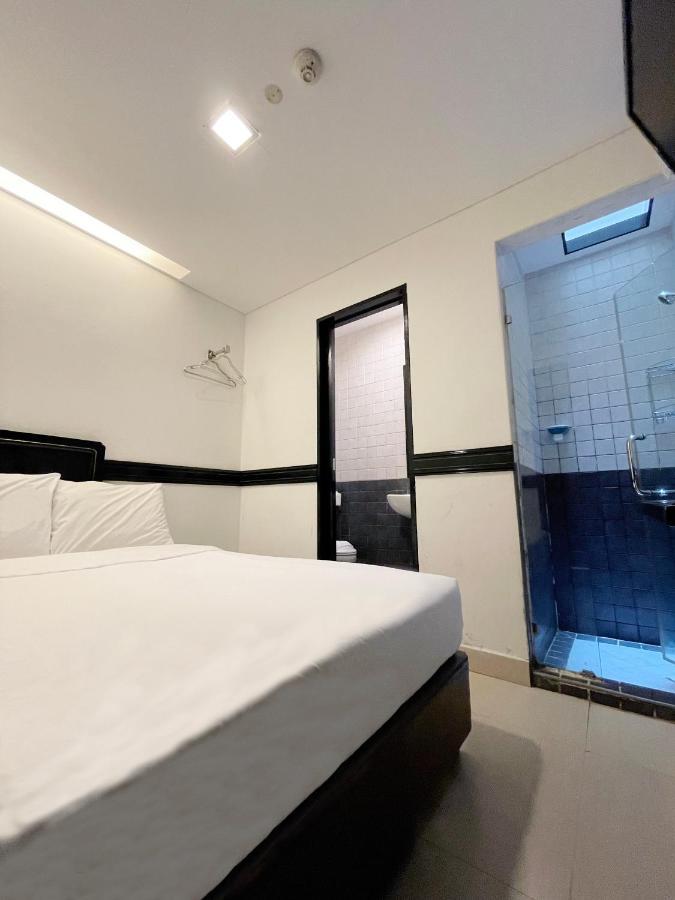 The Snooze Marine Parade 3*