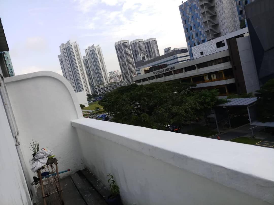 Semi-ensuite W Balcony For Locals, Pr, Ep, Sp Holders Only, Not Tourists Homestay