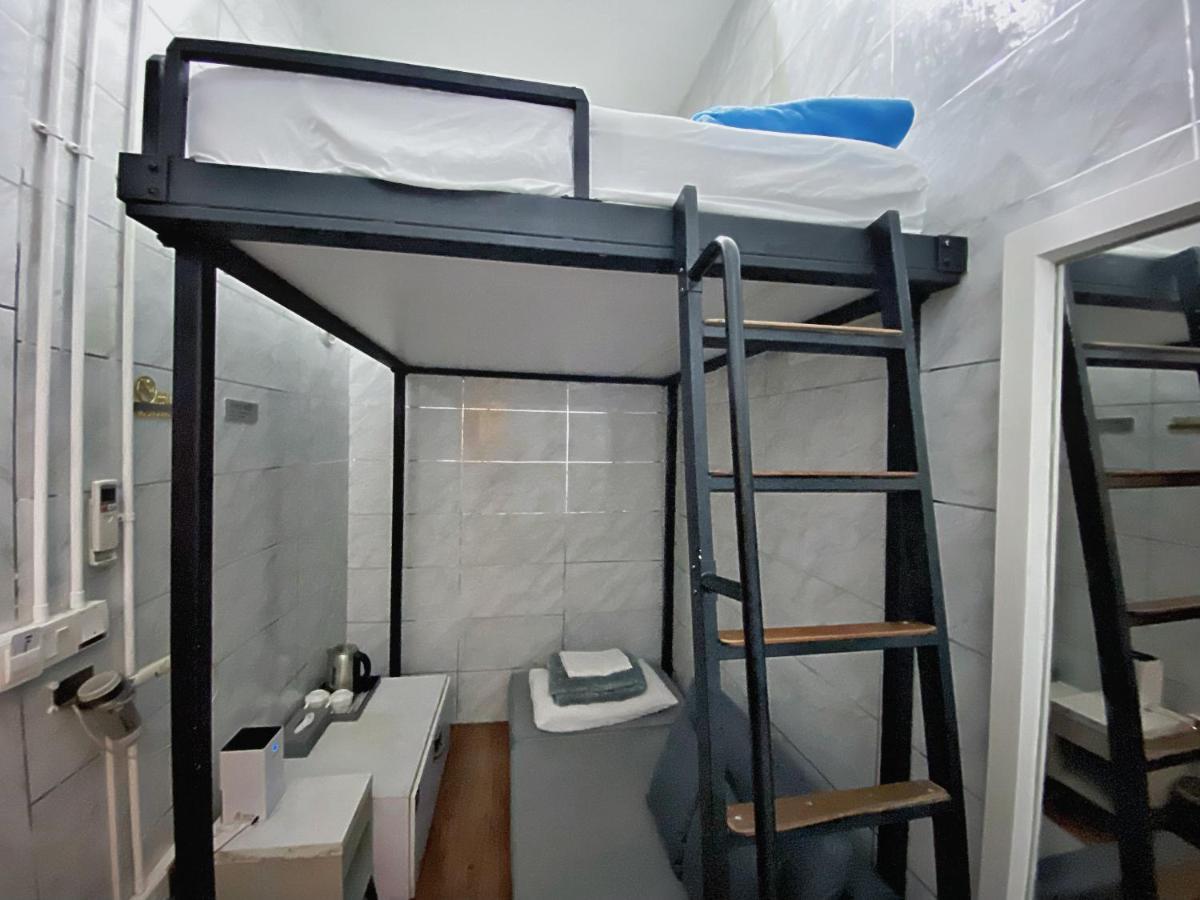K Aliwal Hostel *