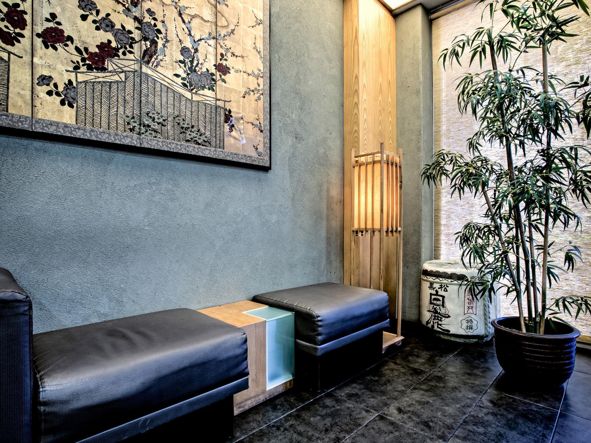 81 Sakura Hotel 2*