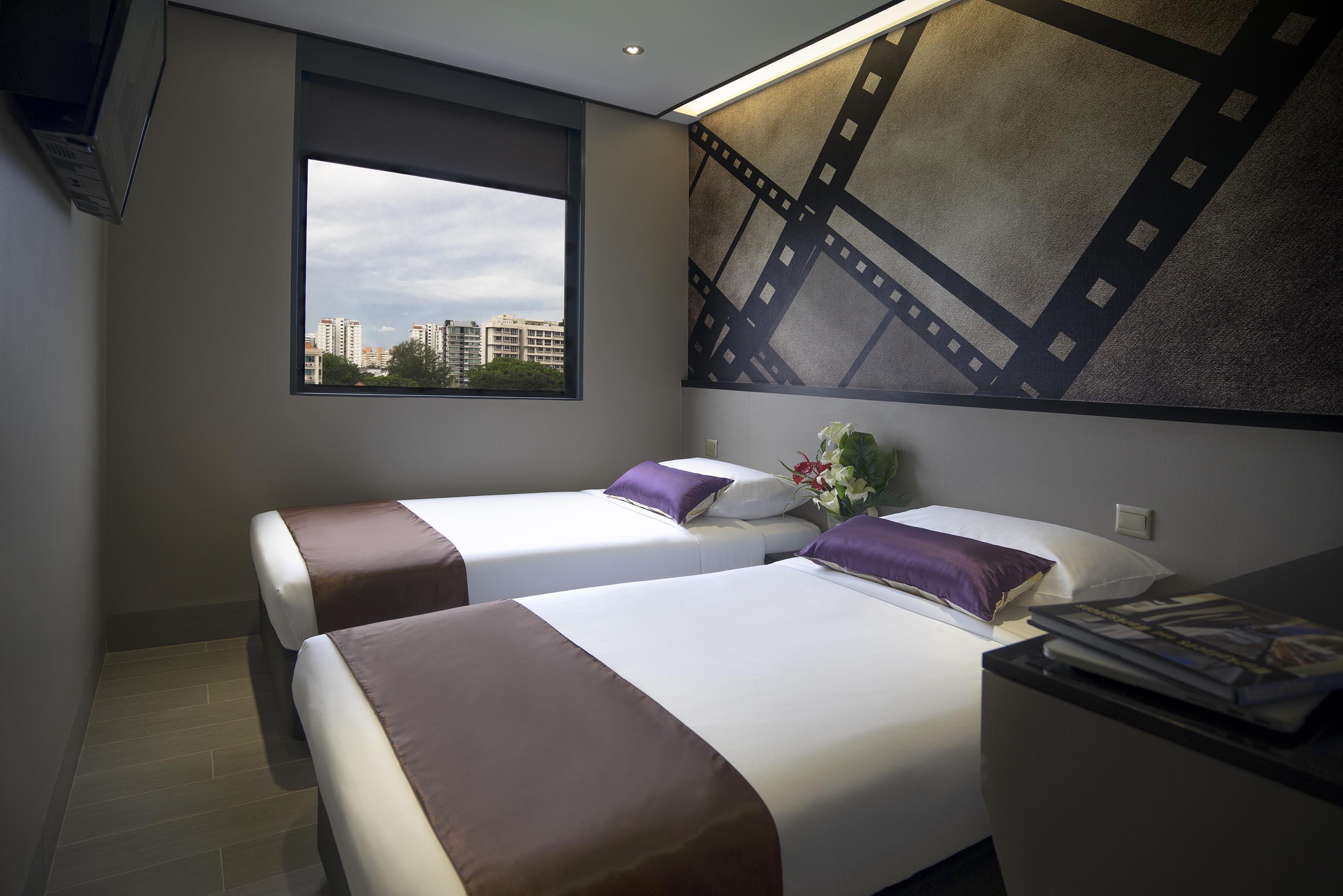 81 Premier Hollywood Hotel 2*