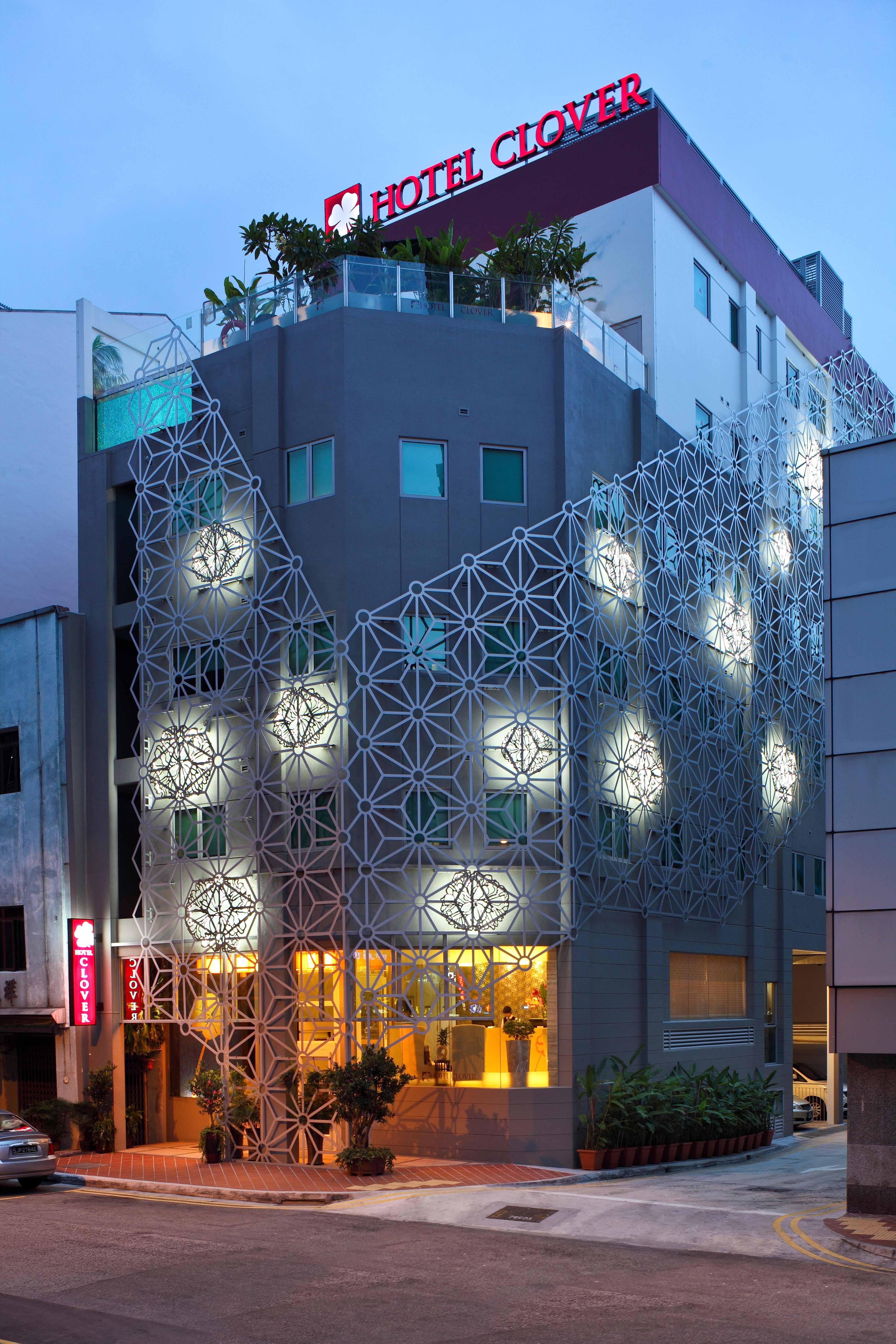 Clover 5 Hongkong Street Hotel 4*