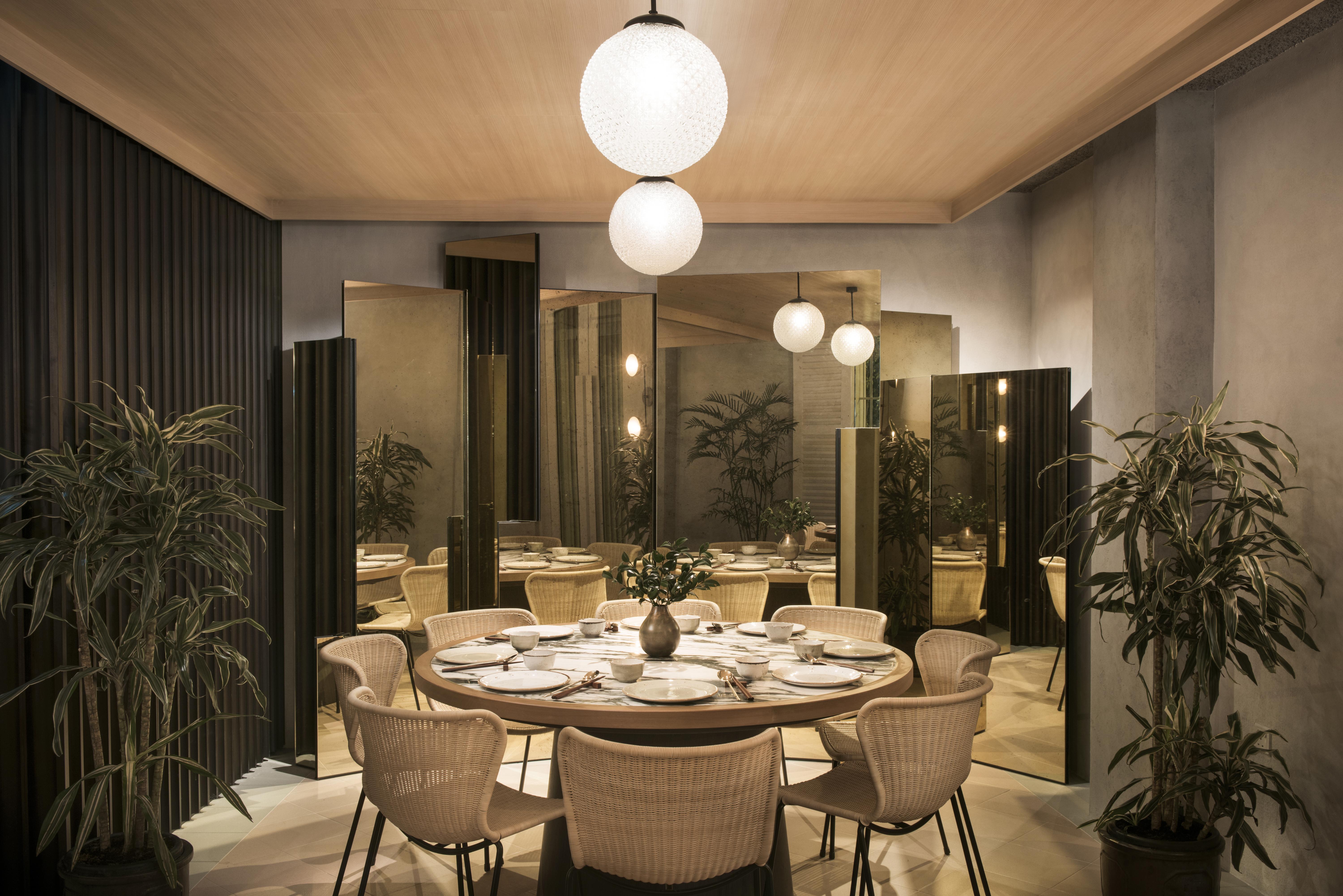 The Warehouse 4*