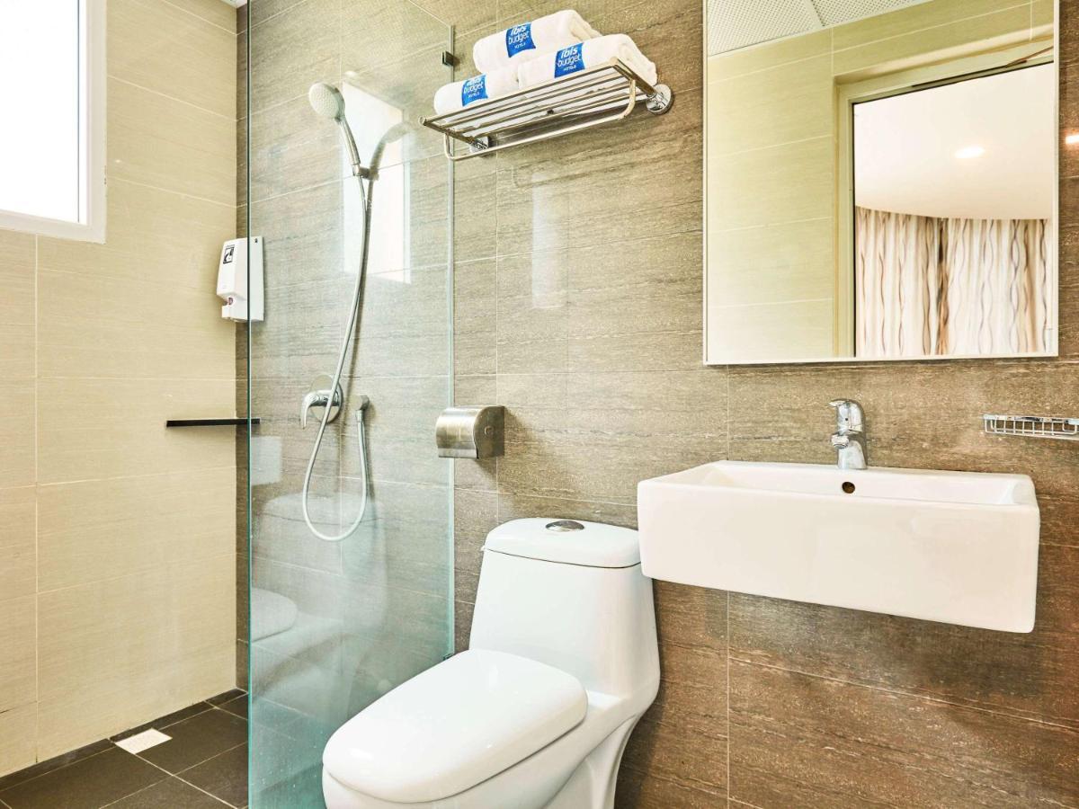 Hotel Ibis Budget Crystal 2*