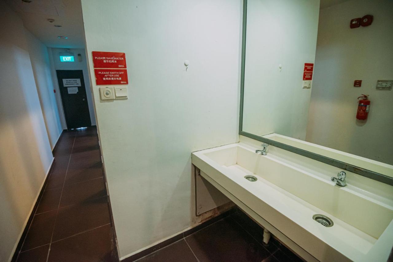 Bluewaters Pods 38 Hongkong St Asrama