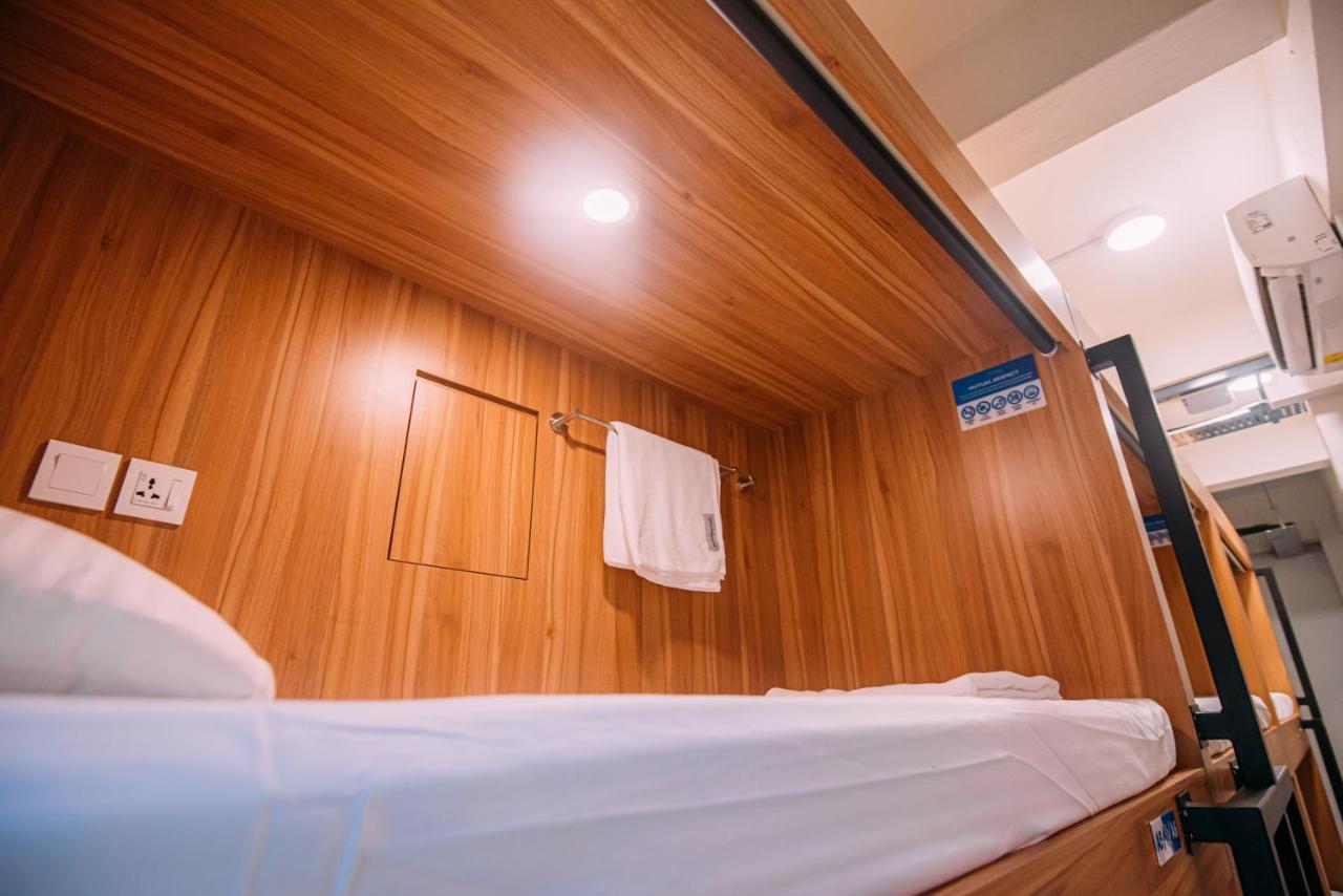 Asrama Bluewaters Pods 38 Hongkong St *
